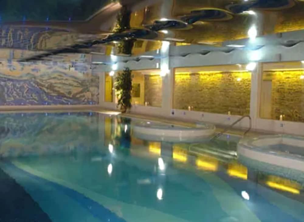 Falls Hotel & Spa Енистимон Екстериор снимка
