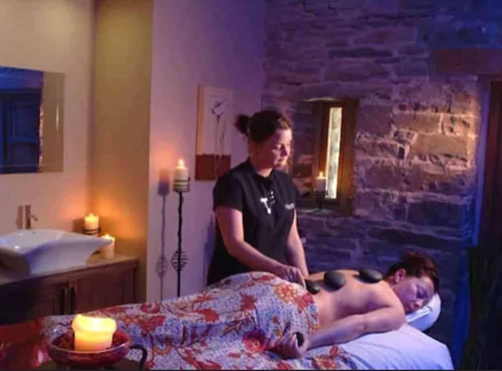 Falls Hotel & Spa Енистимон Екстериор снимка
