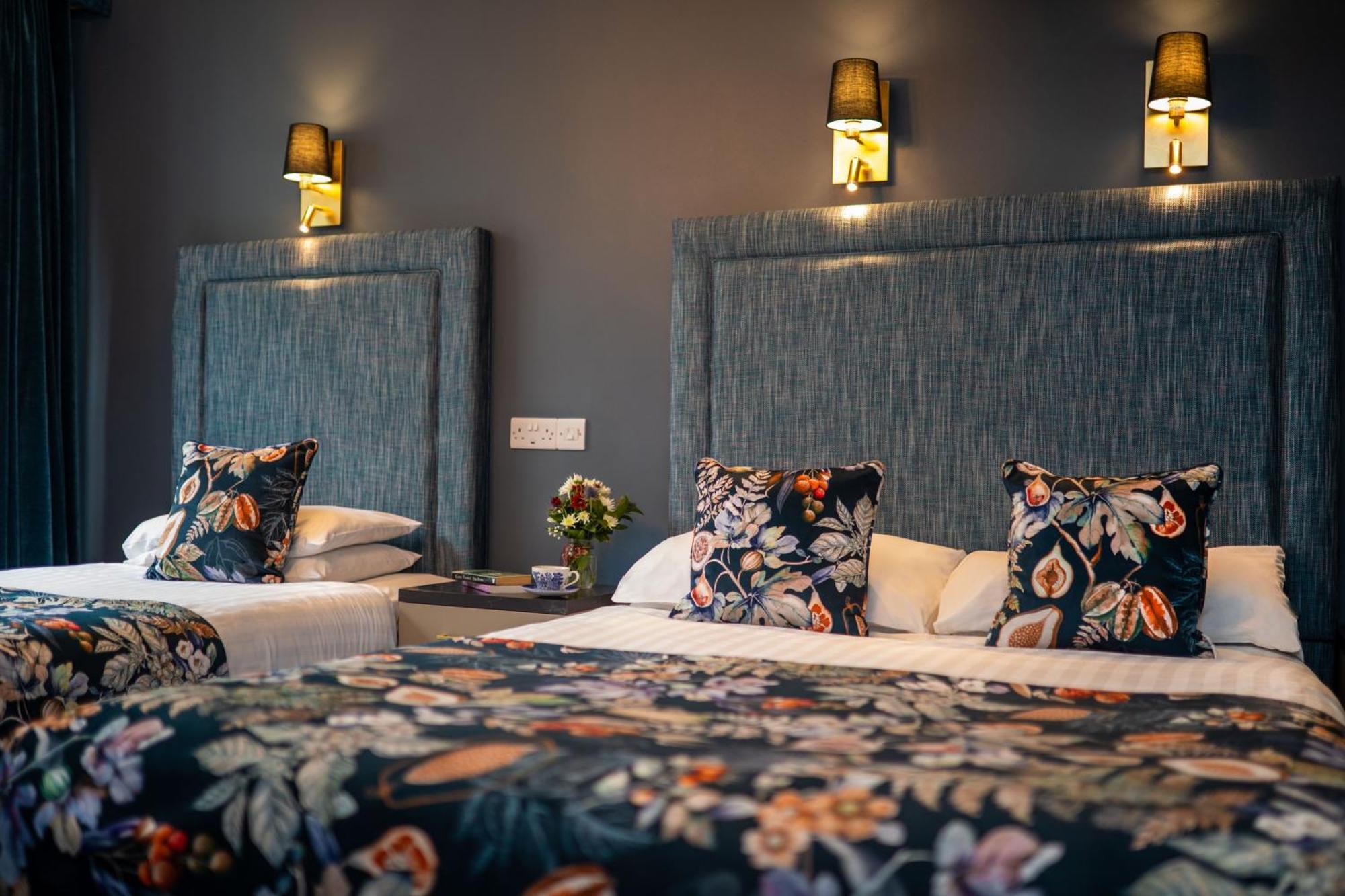Falls Hotel & Spa Енистимон Екстериор снимка