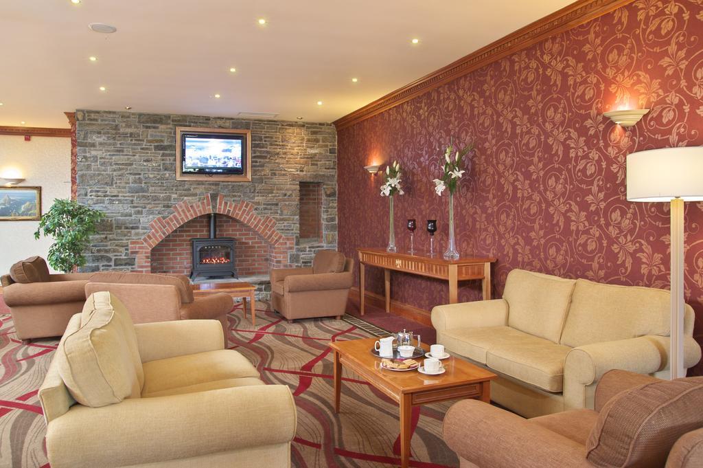 Falls Hotel & Spa Енистимон Екстериор снимка