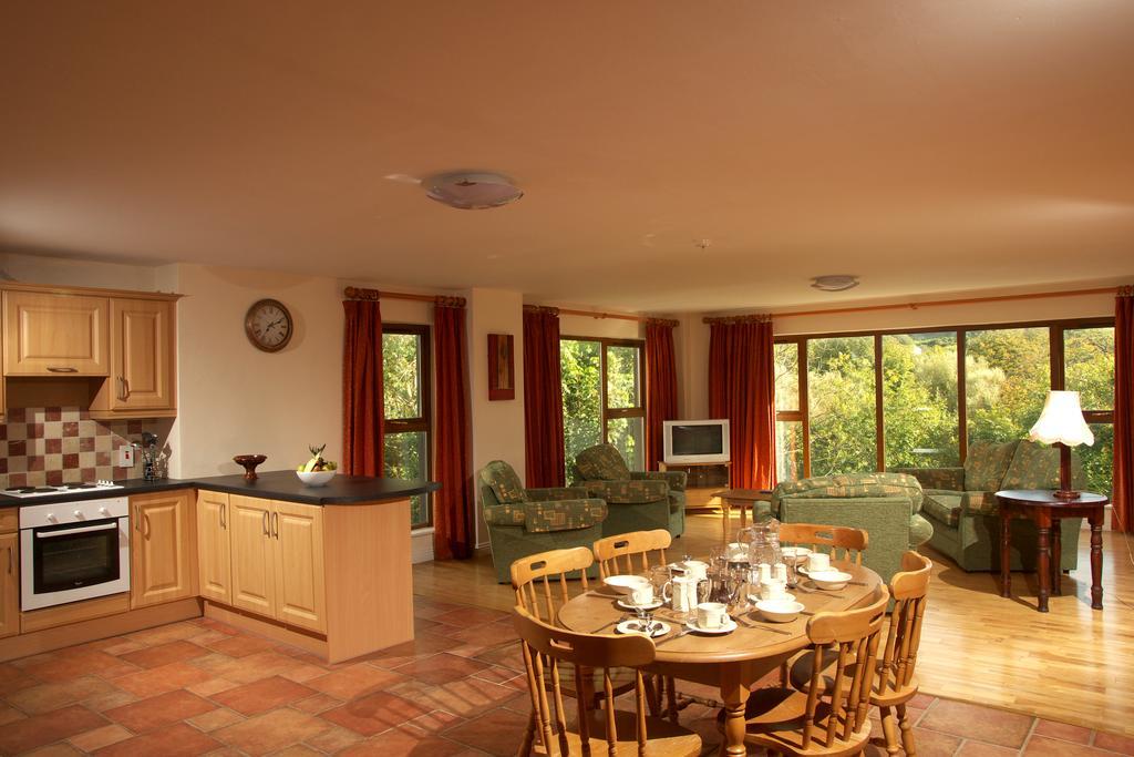 Falls Hotel & Spa Енистимон Екстериор снимка